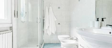 Dusche, Bidet