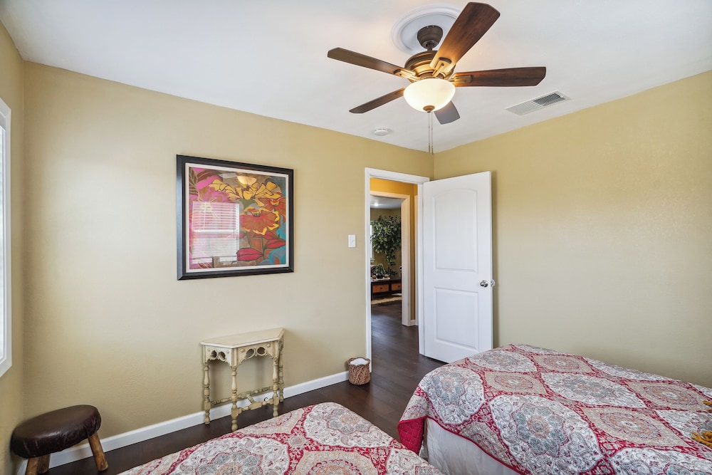 Quaint Midland Home 1 Mi to Downtown! Midland Vrbo