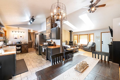 Family-Friendly | Bonfire | BBQ | Kayaks @PineTreeLodge