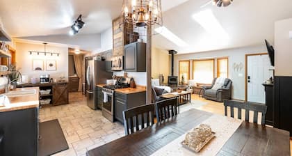 Family-Friendly | Bonfire | BBQ | Kayaks @PineTreeLodge