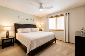 3 Schlafzimmer, Zimmersafe, Bügeleisen/Bügelbrett, WLAN