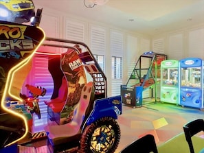 Maison, plusieurs chambres | Espace pour enfants
