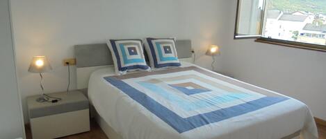 3 Schlafzimmer, Bügeleisen/Bügelbrett, WLAN, Bettwäsche