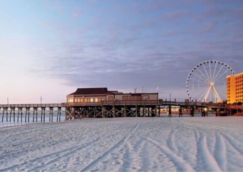 Serenity by the Coast: Near Airport & Golf Course