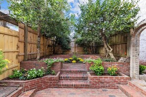 Property grounds - Slice of Seclusion in Downtown Southern Pines (Southern Pines)