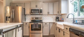 Entire Home - Walkable to Downtown Southern Pines - Local Gem