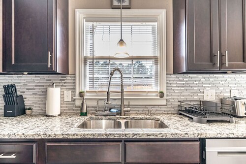 Fayetteville Home Away from Home, Pet Friendly