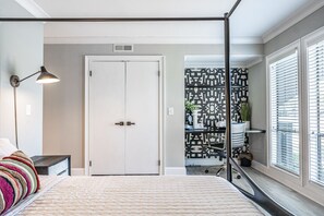 2 Schlafzimmer, Schreibtisch, Bügeleisen/Bügelbrett, kostenloses WLAN