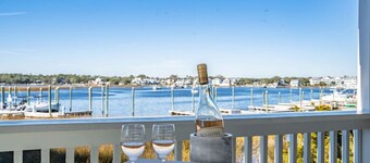 Waterfront Condo: Rosé All Day with Sunset Views