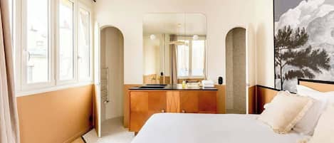 3 bedrooms, iron/ironing board, free WiFi, bed sheets