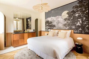 3 bedrooms, iron/ironing board, travel crib, free WiFi