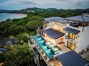 Exterior - Staffed Luxury Oceanview Villa w/ golfcart, jacuzzi, infinity pool &breakfast (Playa Tamarindo)