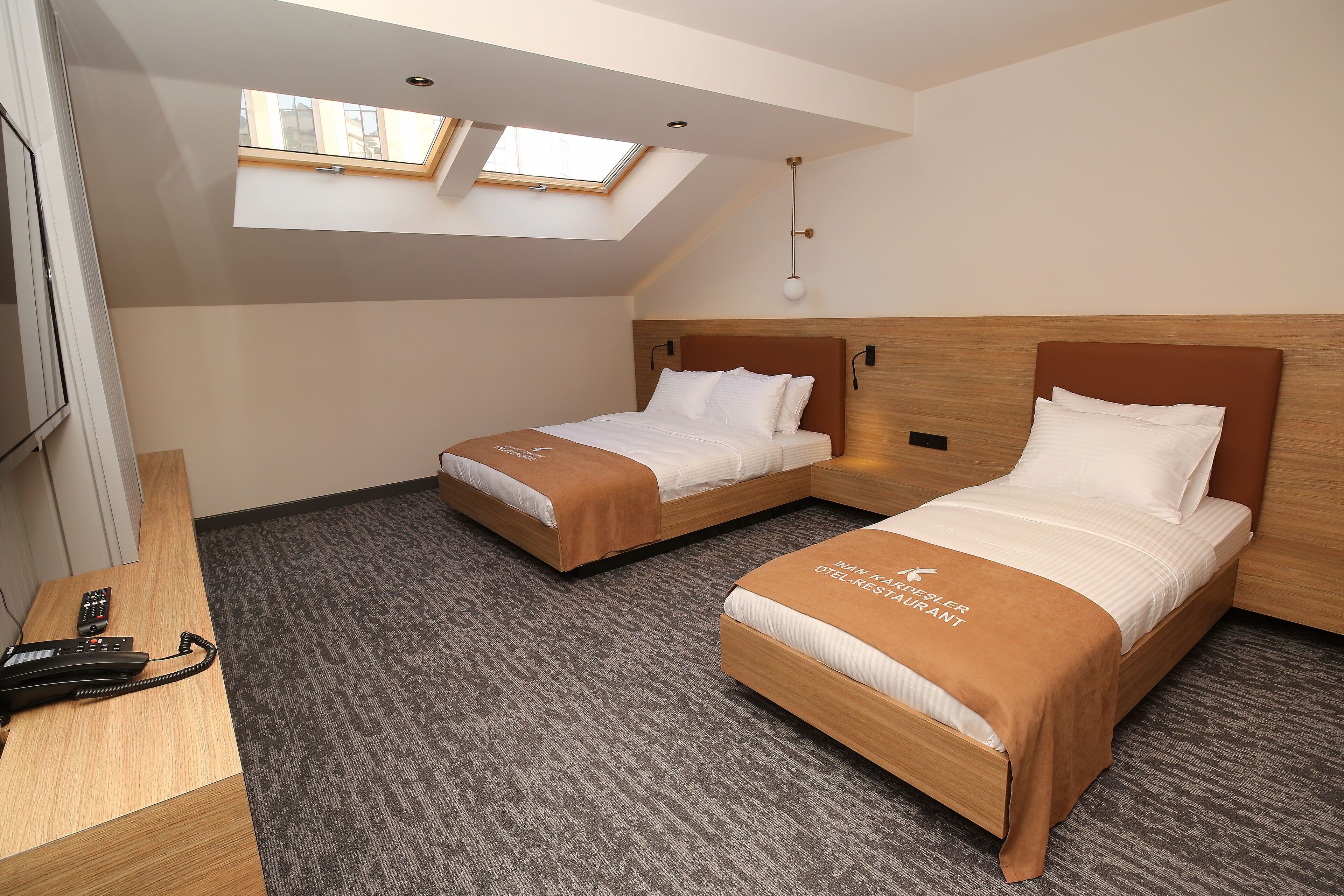 Habitación triple económica | Insonorización y wifi gratis 