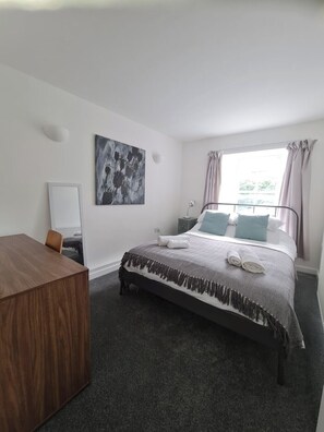 Room - BeAuTIful and Bright !! town/harbour apartment #1 (Penzance)