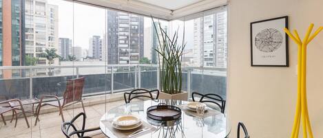 Apartment | Dining