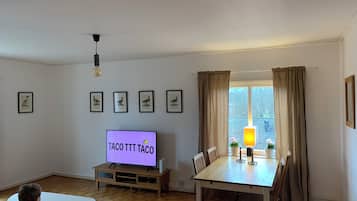 Apartment | Dining