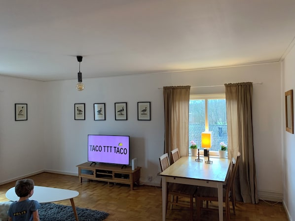 Apartment | Dining