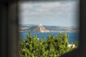 Interior - Stunning Penzance 1 bedroom apartment sea views (Penzance)
