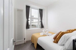 1 bedroom - Stunning Penzance 1 bedroom apartment sea views (Penzance)