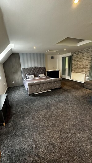 Free WiFi, bed sheets - Stunning 1-bed Studio in Colchester (Colchester)