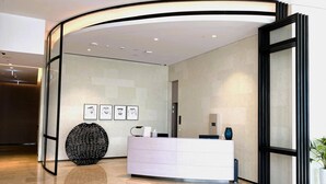 House, Smoking - Cityscape and Majestic Retreat at Address JBR (Dubai)