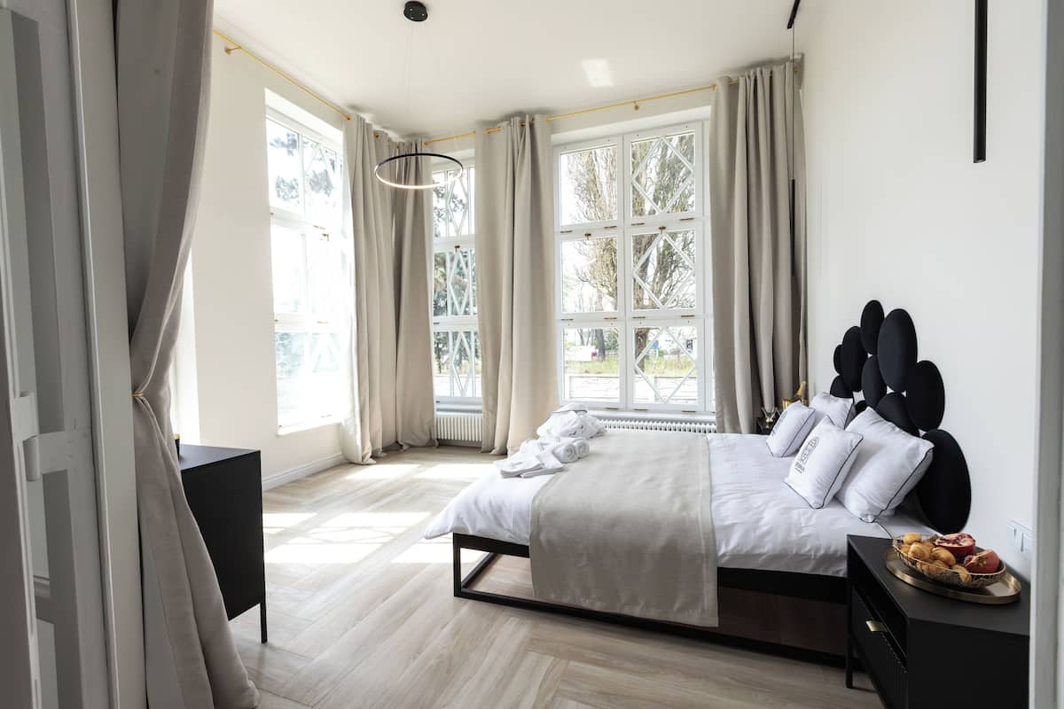 Departamento Deluxe | 3 habitaciones, ropa de cama de alta calidad y cortinas blackout