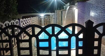 House with large pool in Mongaguá for rent for the season and weekends