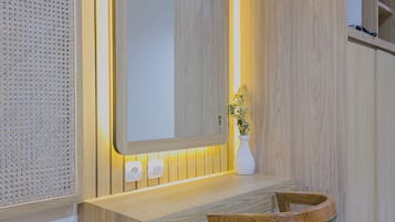 1 habitación y escritorio