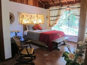 Chalé luxo | 1 quarto, roupas de cama premium, escrivaninha, Wi-Fi de cortesia