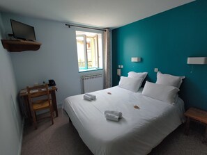 Comfort Room | 1 bedroom, free WiFi - 1799 Rte des Écharmeaux (Ranchal)
