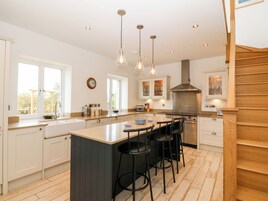 Fridge, electric kettle, toaster, cookware/dishes/utensils