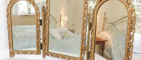 4 soverom, individuelt dekorert og individuelt innredet