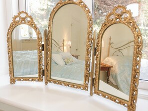 4 Schlafzimmer, individuell dekoriert, individuell eingerichtet