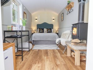 1 bedroom, individually decorated, individually furnished, free WiFi