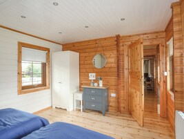 Cottage | 3 bedrooms, individually decorated, individually furnished, free WiFi