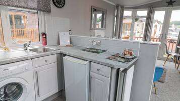 Cookware/dishes/utensils