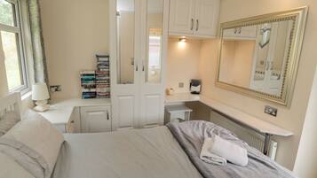 2 bedrooms, individually decorated, individually furnished, free WiFi