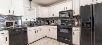 Rockin' West Nashville Retreat - 5 miles from downtown!