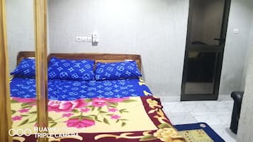 2 habitaciones, tabla de planchar con plancha, wifi y ropa de cama