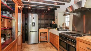 Fridge, dishwasher, toaster, cookware/dishes/utensils