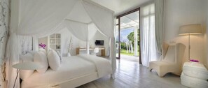 Room - Luxury Spacious Family 5BR Villa Big Pool & Garden (Canggu)