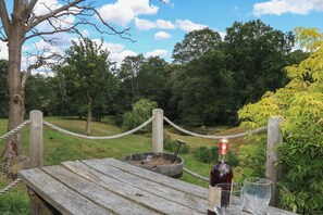 Property grounds - Garden Cottage (Farnham)