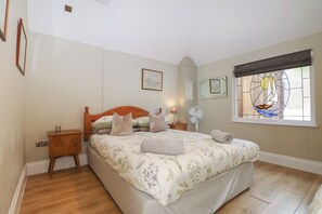 2 bedrooms, individually decorated, individually furnished, free WiFi