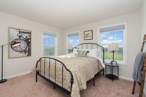 4 chambres, bureau, fer et planche à repasser, accès au Wi-Fi (inclus)