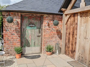 Exterior - Stormont Hut (York)