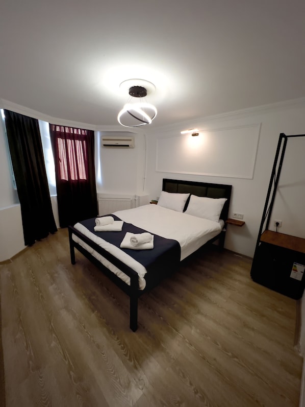 Economy Room | 1 bedroom, desk, soundproofing, free WiFi - 24 Boutique Aparts (Istanbul)