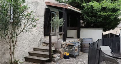 Authentic farmhouse & Annex with stunning pool and tranquil gardens sleeps 12