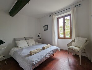 6 soverom, strykejern/-brett, reiseseng for barn og wi-fi (inkludert)