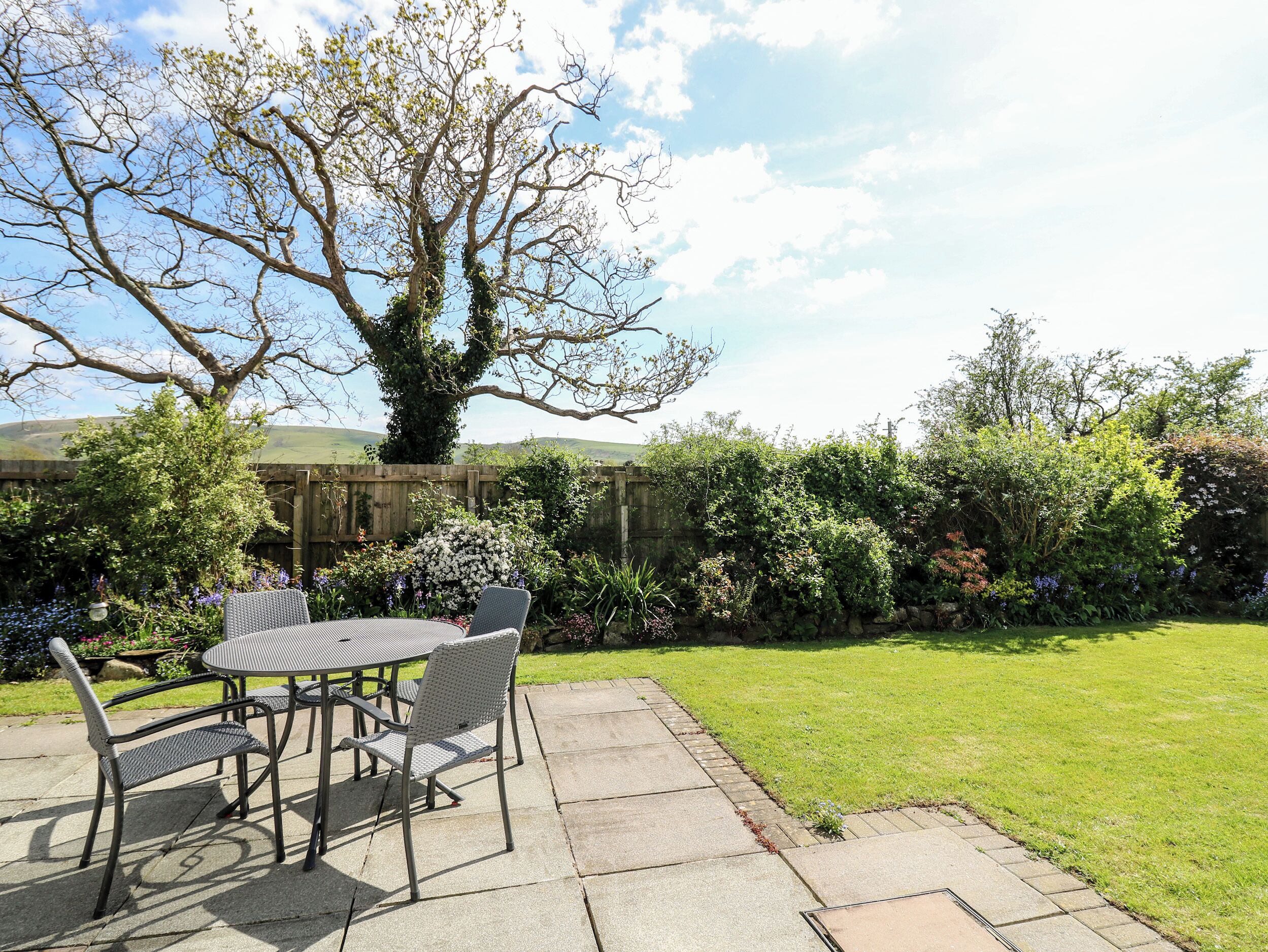 Cottage | Outdoor dining