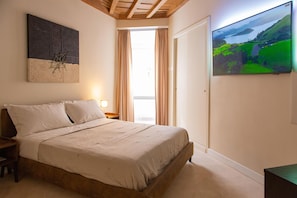 Luxury Room | Premium bedding, memory foam beds, minibar, in-room safe